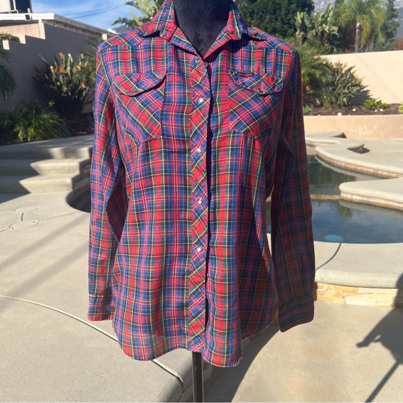 Women's Western Plaid Button Down Shirt - Red and Blue - Picture 6 of 17